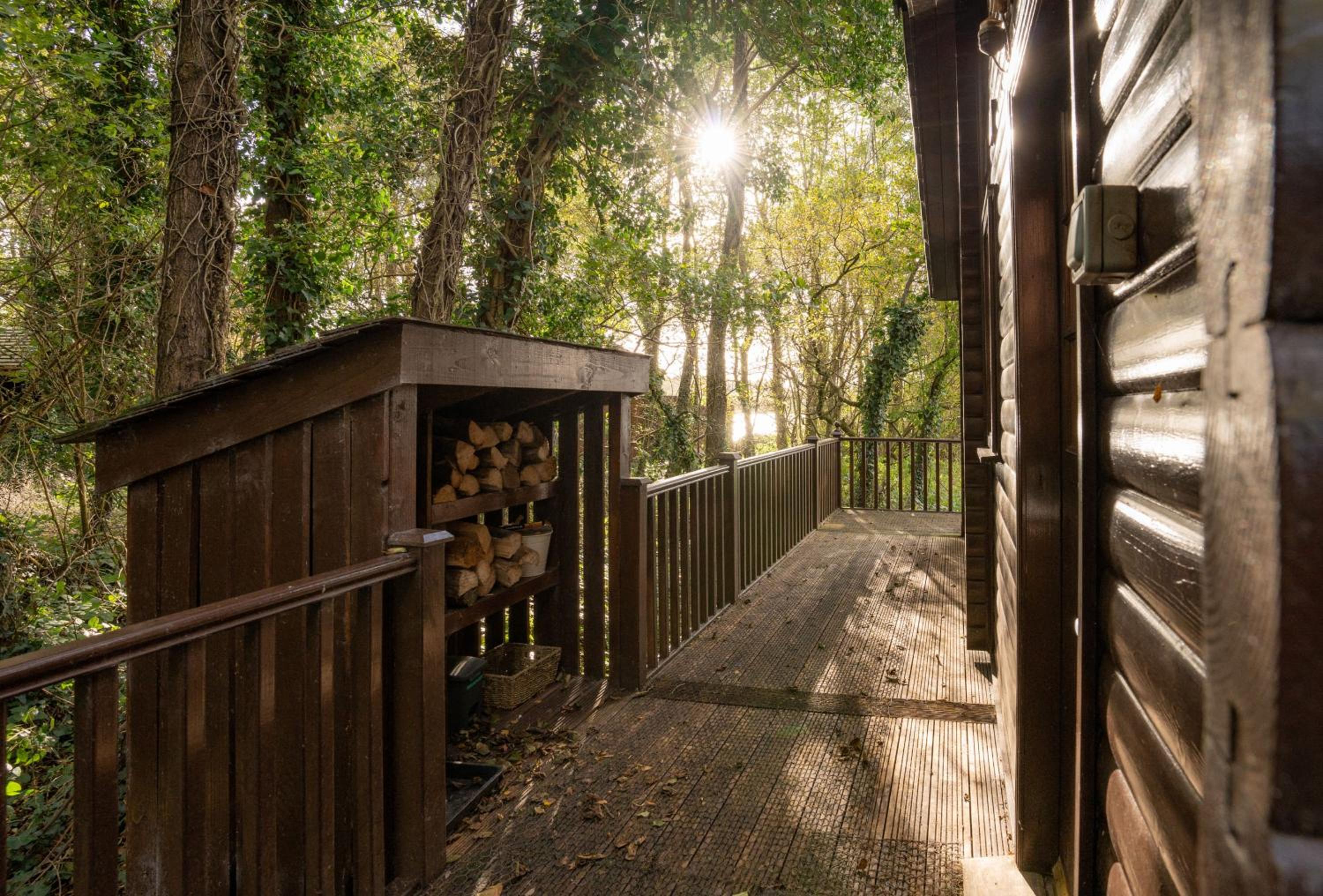 Egret Lodge with Hot-tub view 4
