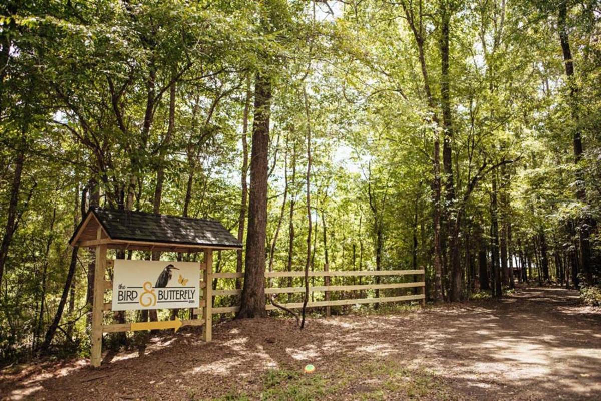 Jasper Vacations - The Bird  Butterfly Inn - Property Image 37