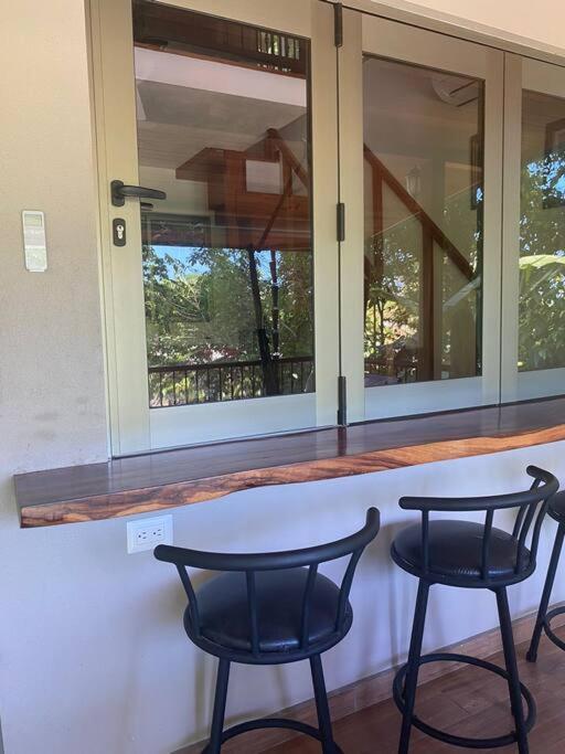 Casita Colibri–Mile to the Beach–Cable&Fiber Wifi!