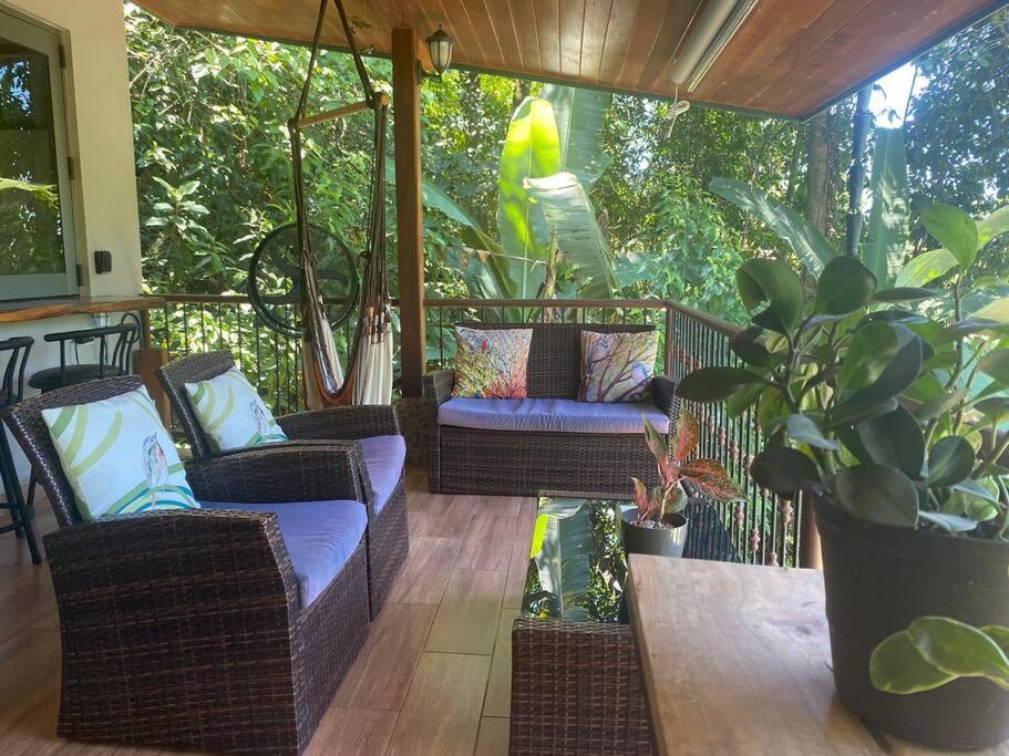 Casita Colibri–Mile to the Beach–Cable&Fiber Wifi!