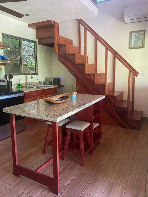 Casita Colibri–Mile to the Beach–Cable&Fiber Wifi!