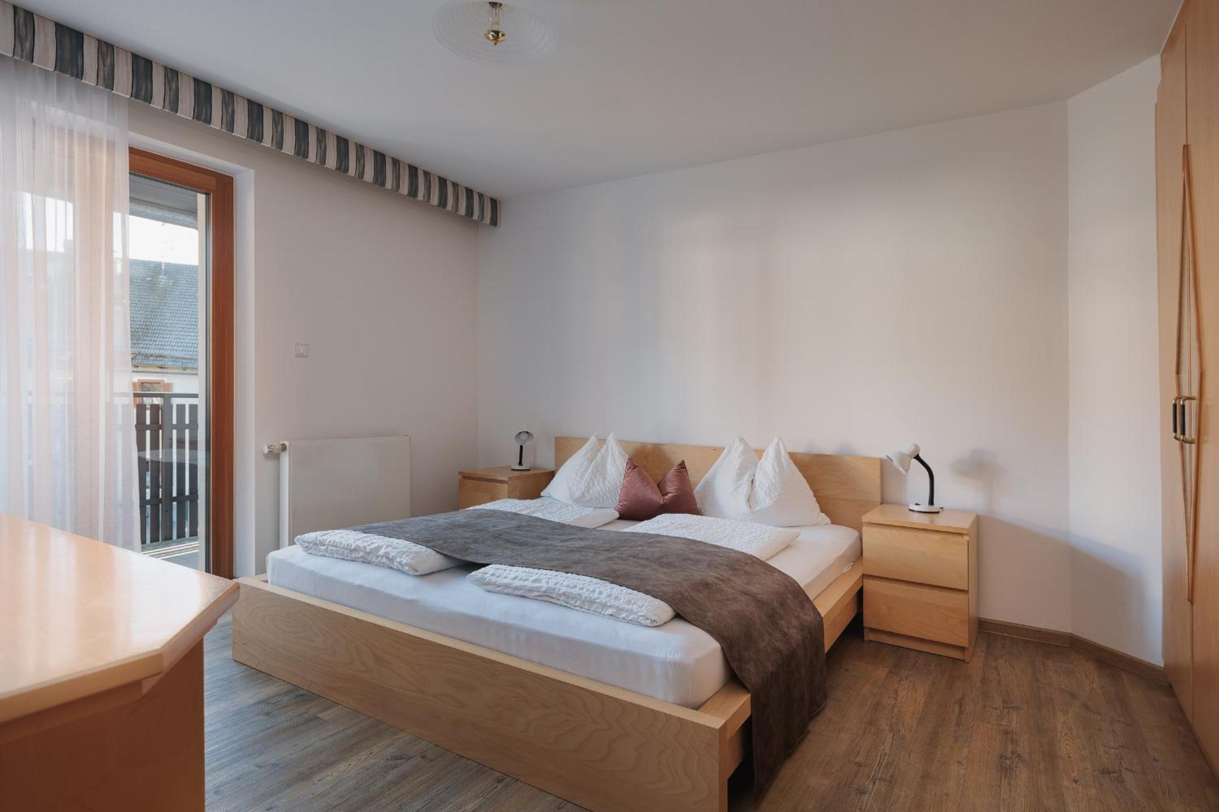 Alpenvilla Large Family Apartment - by Familiaris- Pools 500 meters view 3