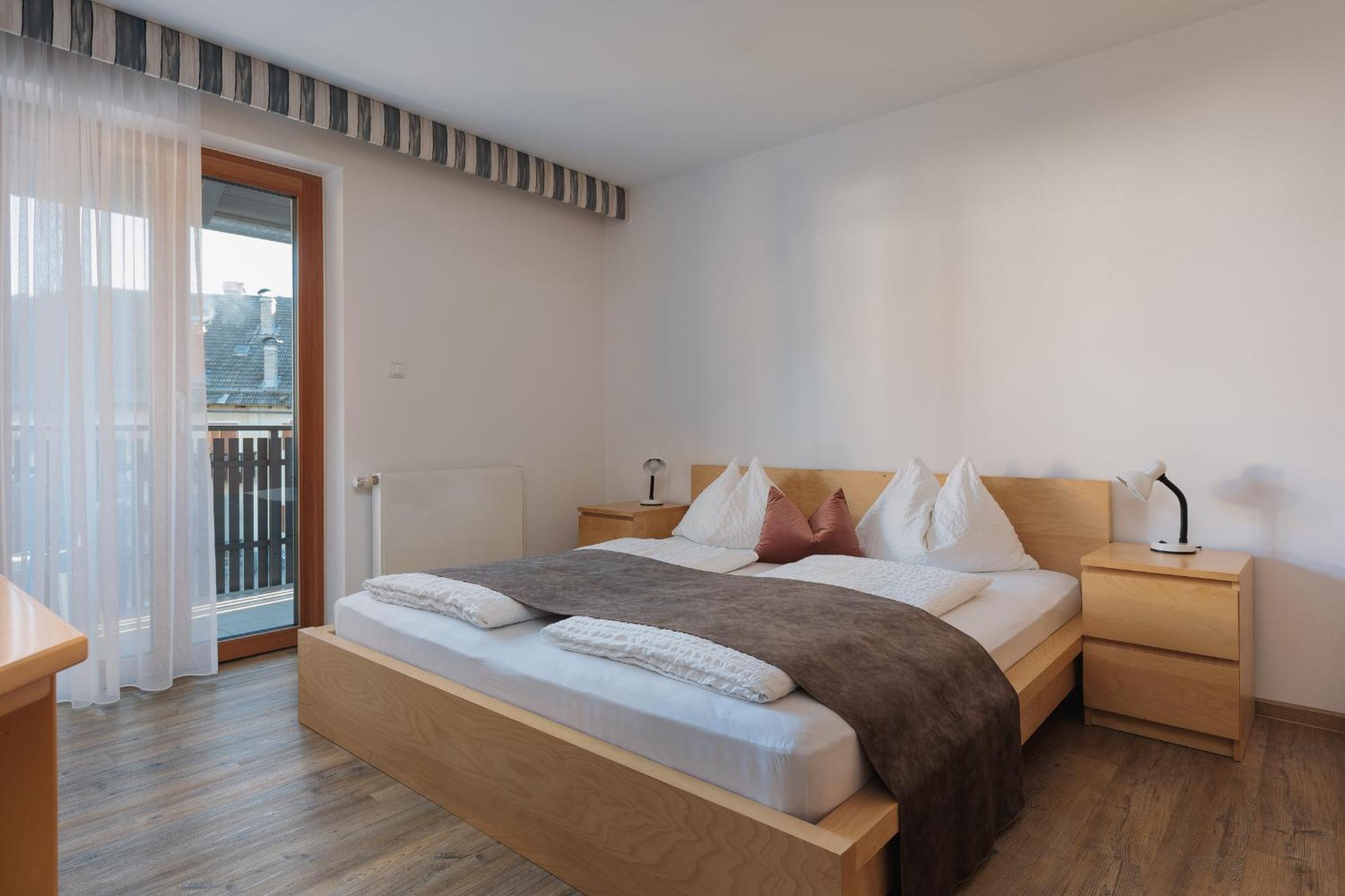 Alpenvilla Large Family Apartment - by Familiaris- Pools 500 meters view 5