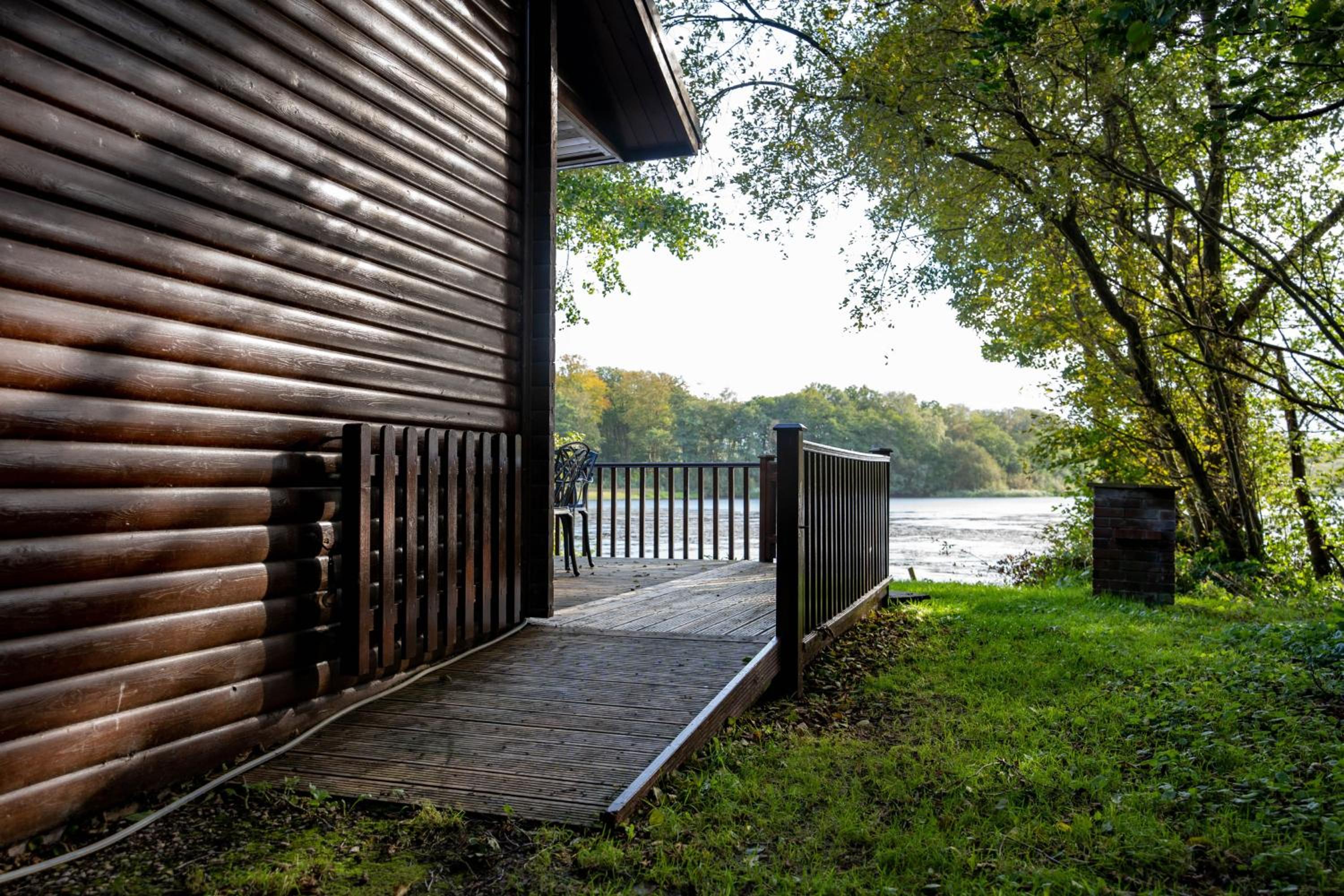 Heron Lodge with Hot-tub
