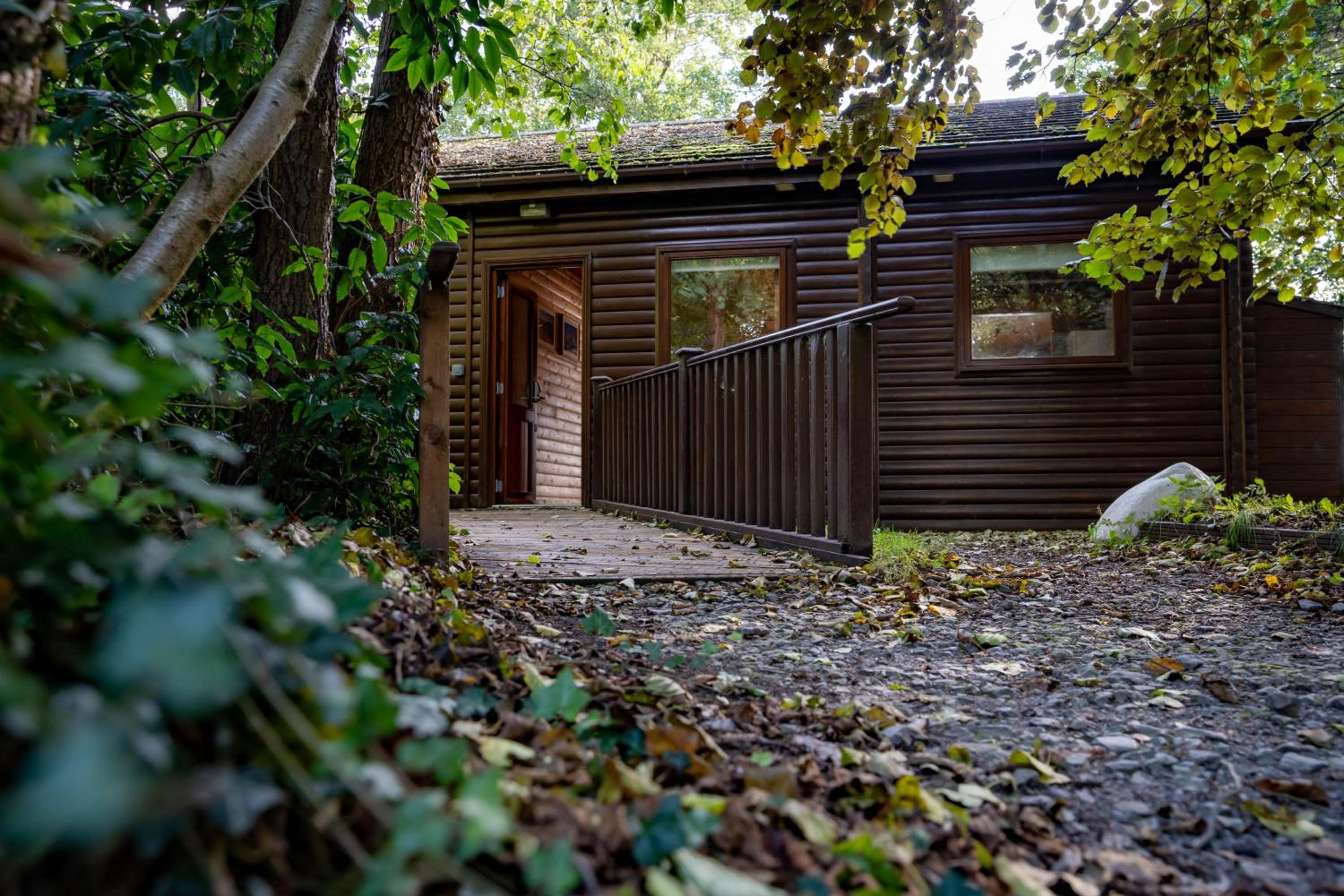 Heron Lodge with Hot-tub