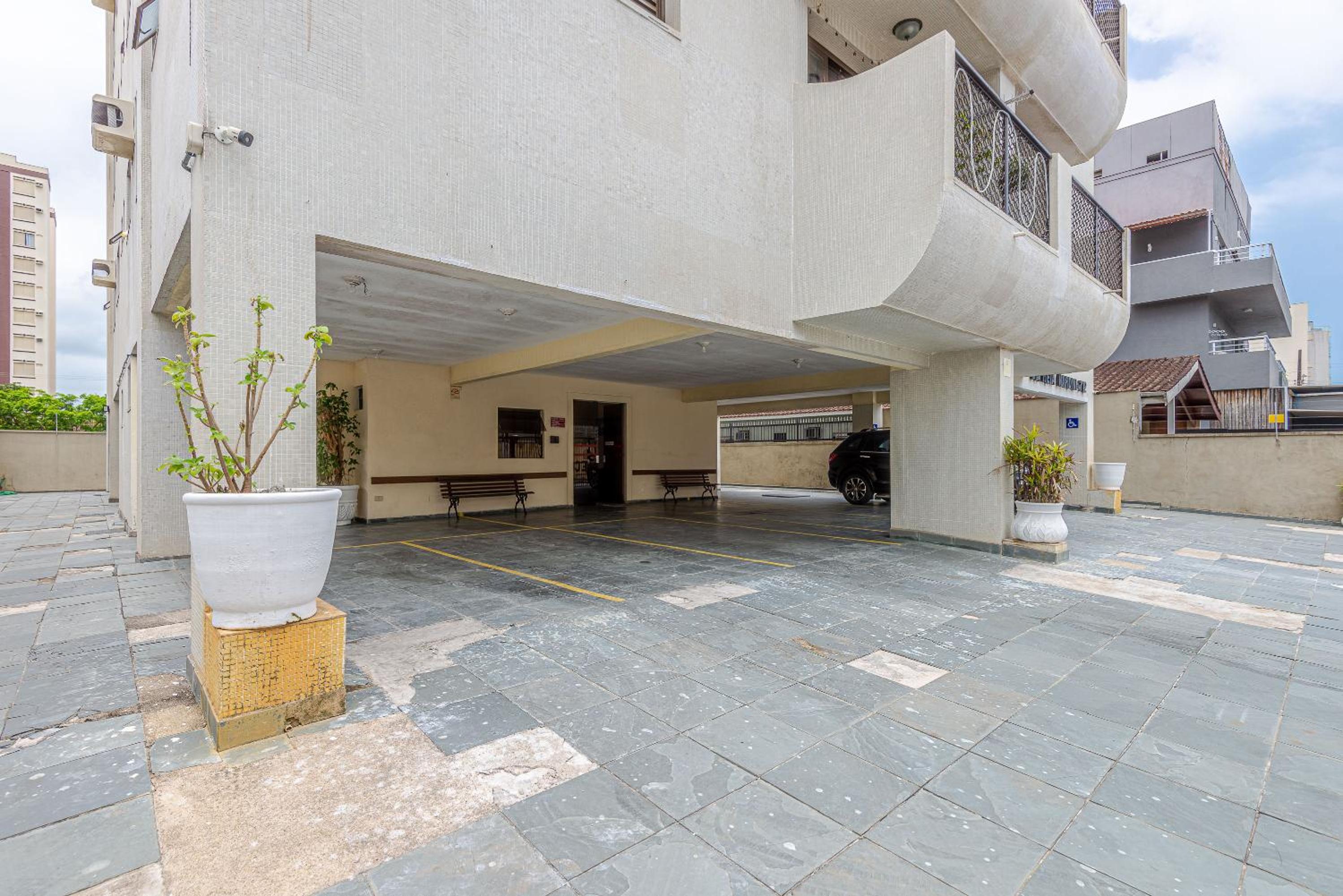 Apê com Ar, Garagem e Clima de Praia
