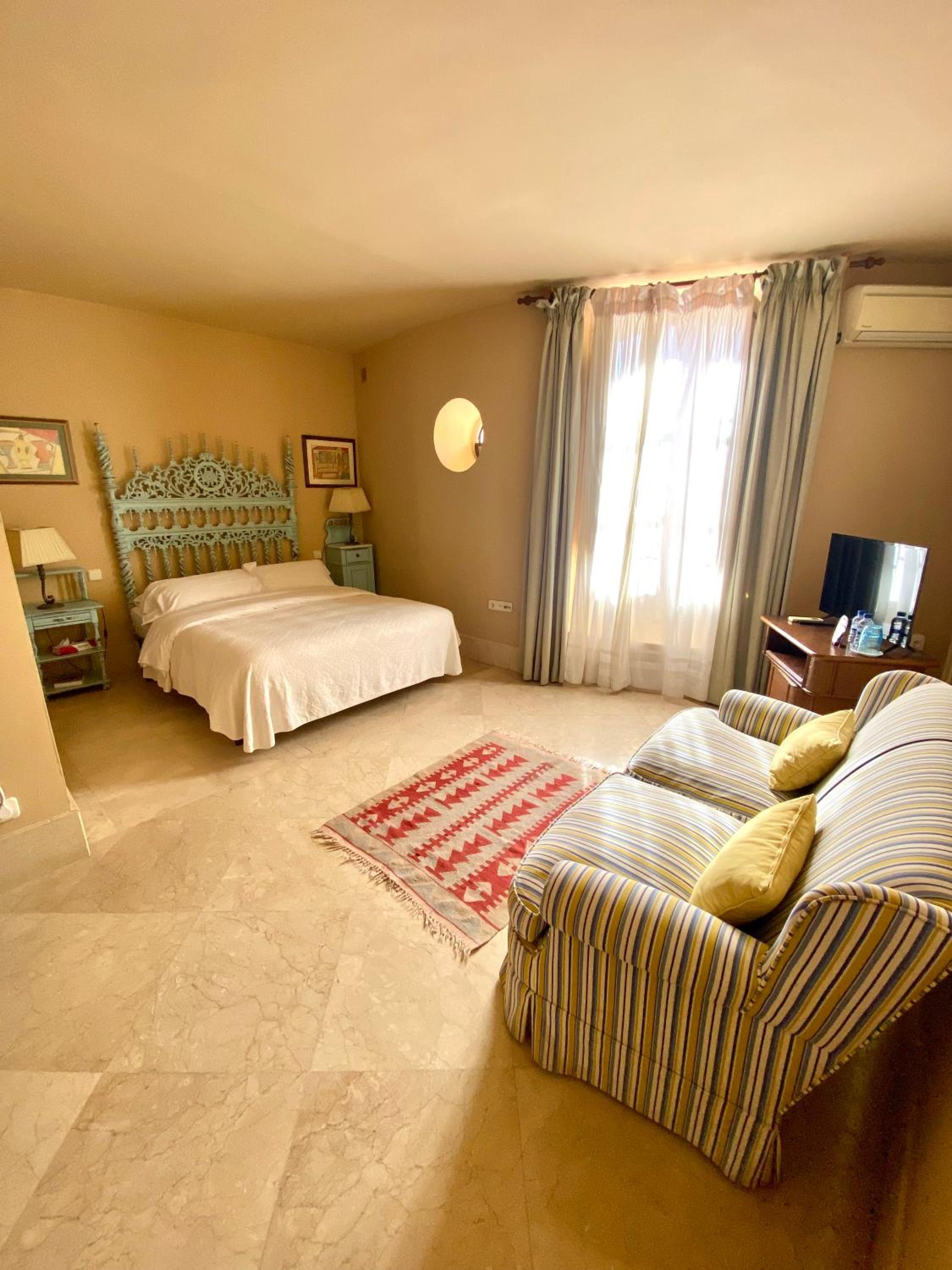 Casa de los Bates view 5