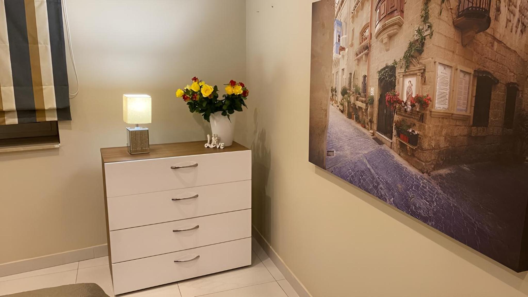 St. Julian's Super Bright And Spacious Seaview Apartment photo 3