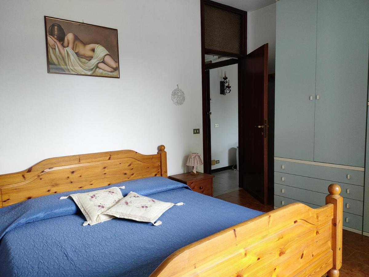 2 bedrooms appartement with enclosed garden and wifi at Arona 3 km away from the beach