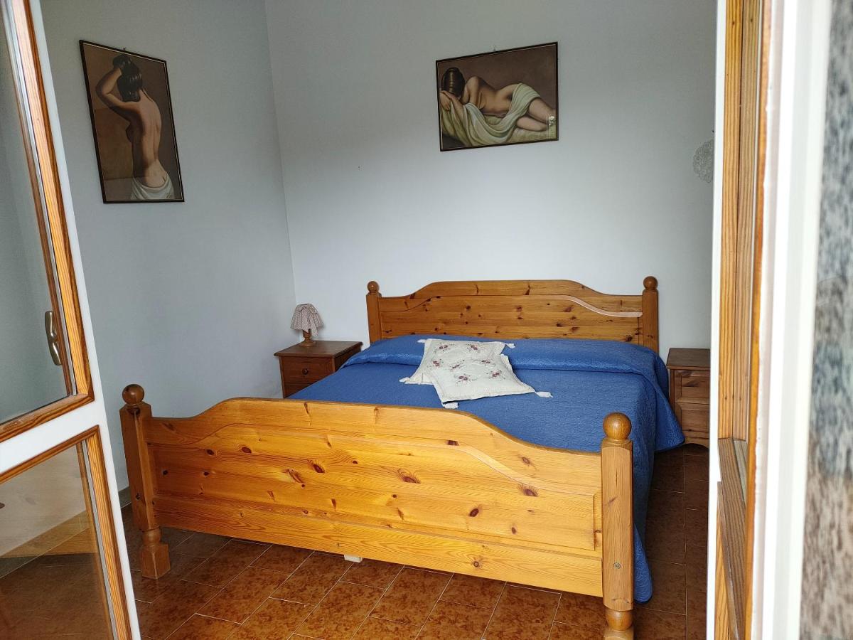 2 bedrooms appartement with enclosed garden and wifi at Arona 3 km away from the beach