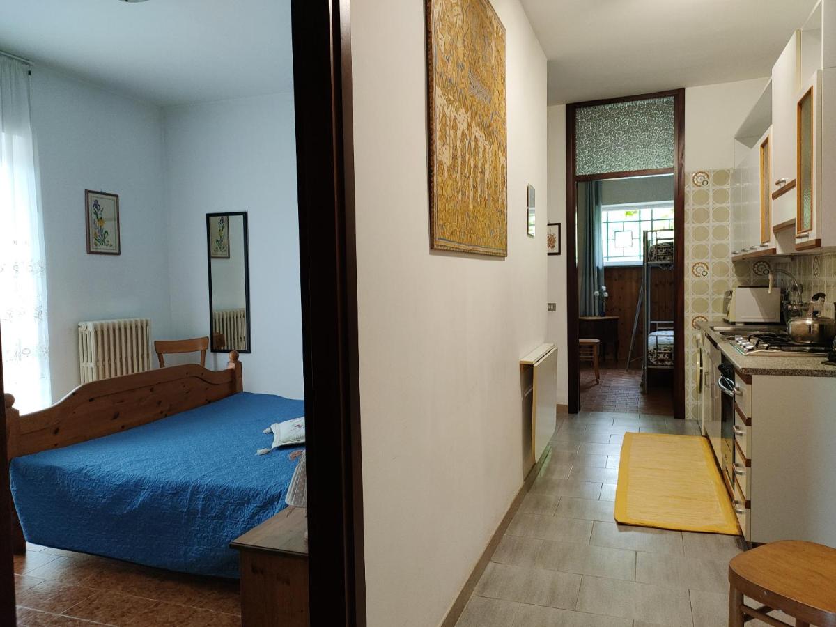 2 bedrooms appartement with enclosed garden and wifi at Arona 3 km away from the beach