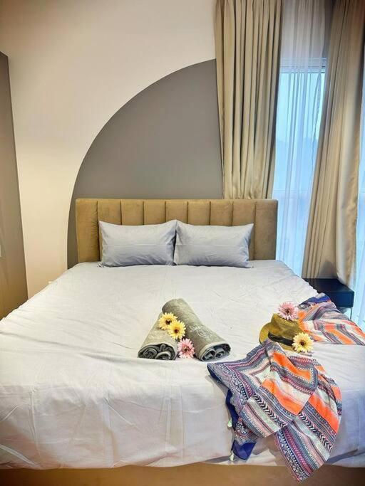Q2 [2-4pax] Monorail-PavilionKL Bukit Bintang KLCC
