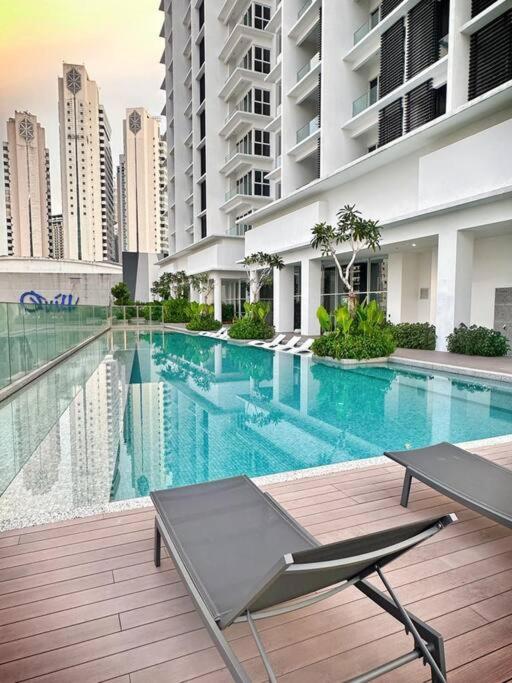 Q2 [2-4pax] Monorail-PavilionKL Bukit Bintang KLCC