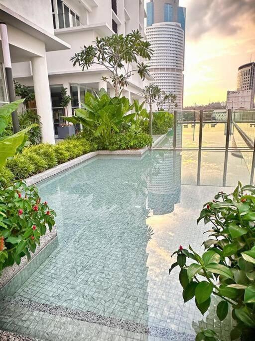 Q2 [2-4pax] Monorail-PavilionKL Bukit Bintang KLCC