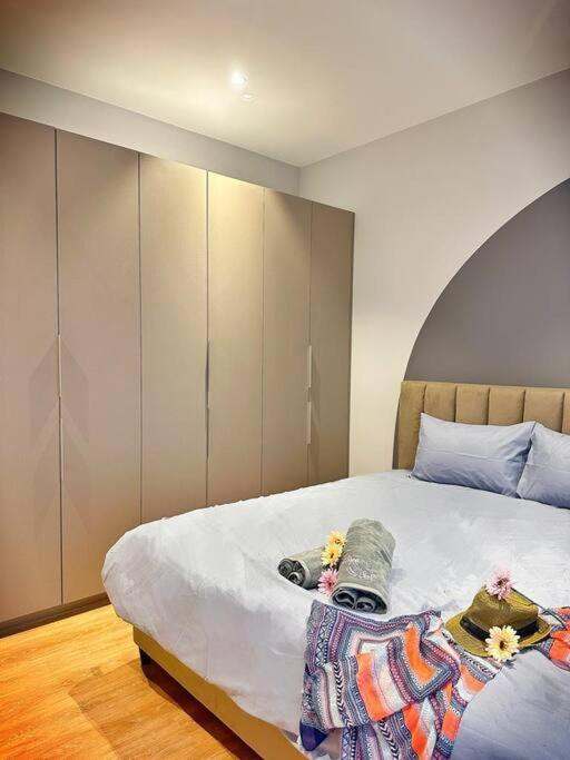 Q2 [2-4pax] Monorail-PavilionKL Bukit Bintang KLCC