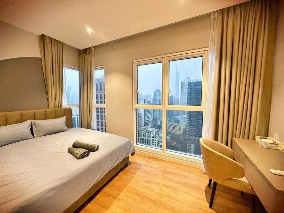 Q2 [2-4pax] Monorail-PavilionKL Bukit Bintang KLCC