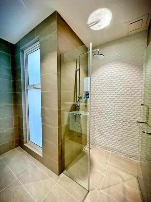 Q2 [2-4pax] Monorail-PavilionKL Bukit Bintang KLCC