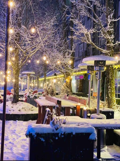 The Eden Whistler - Luxury 2 BDRM Ski in / Ski out