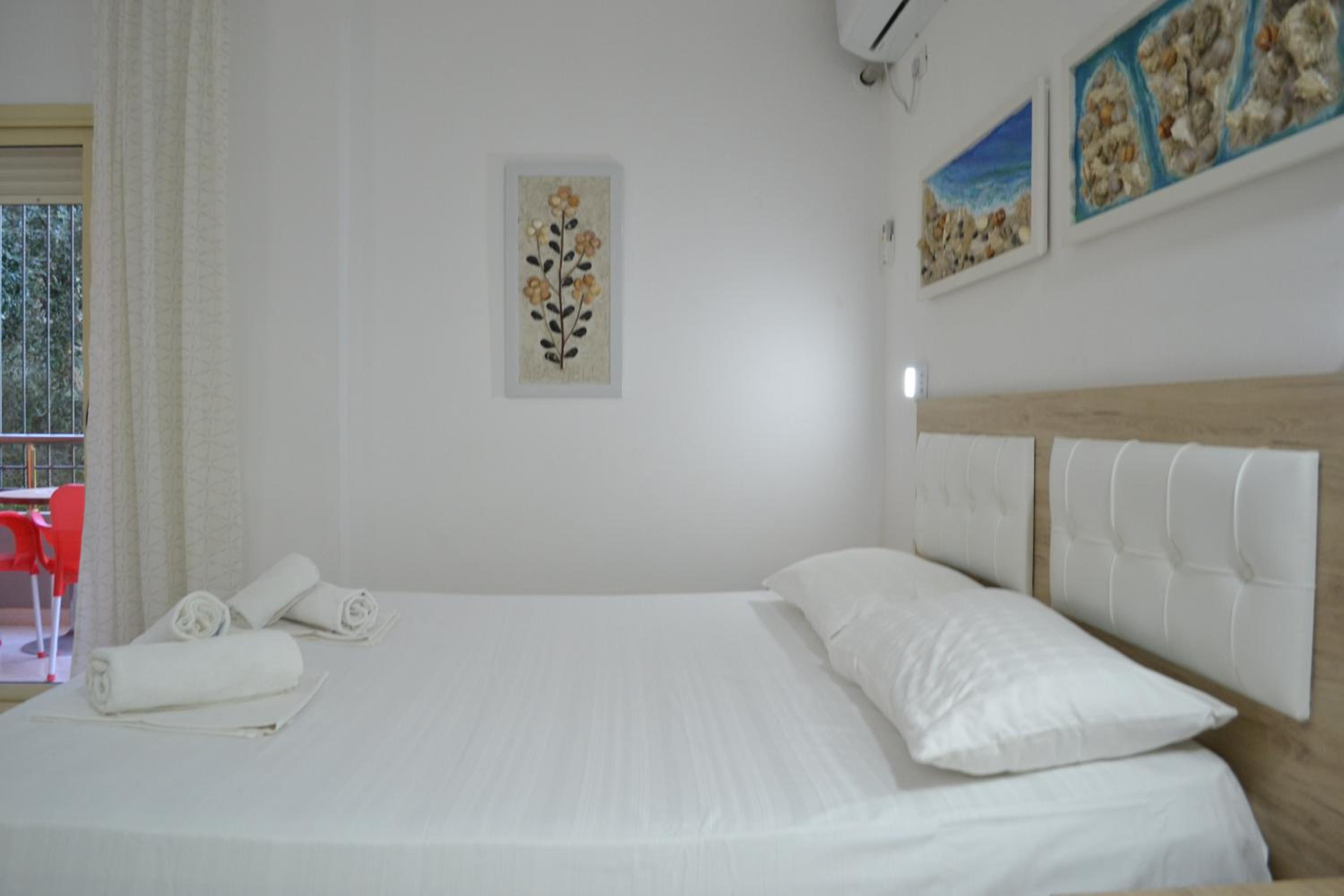 Seashell Art Decor Studio & Private Garage