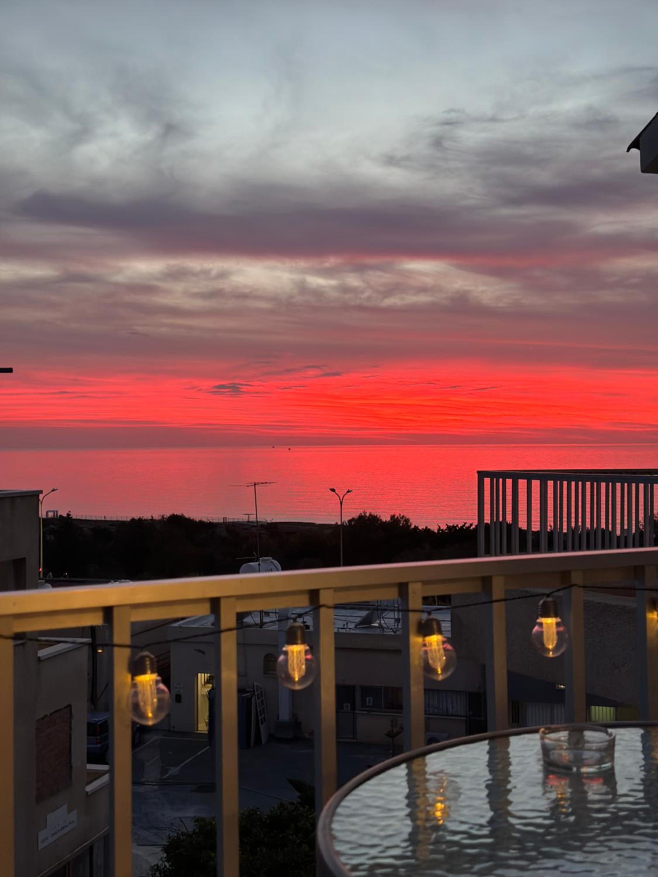 Sea view apartment near the beach