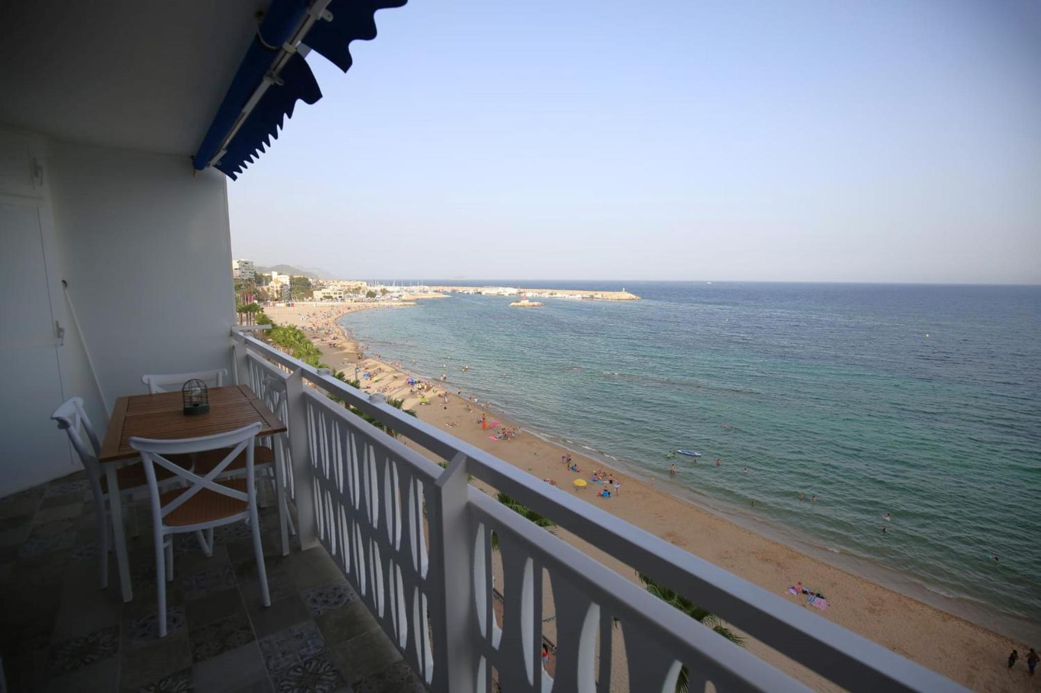 Apartamento L´espigo de Saoret primera linea playa Centro soleado y recien renovado