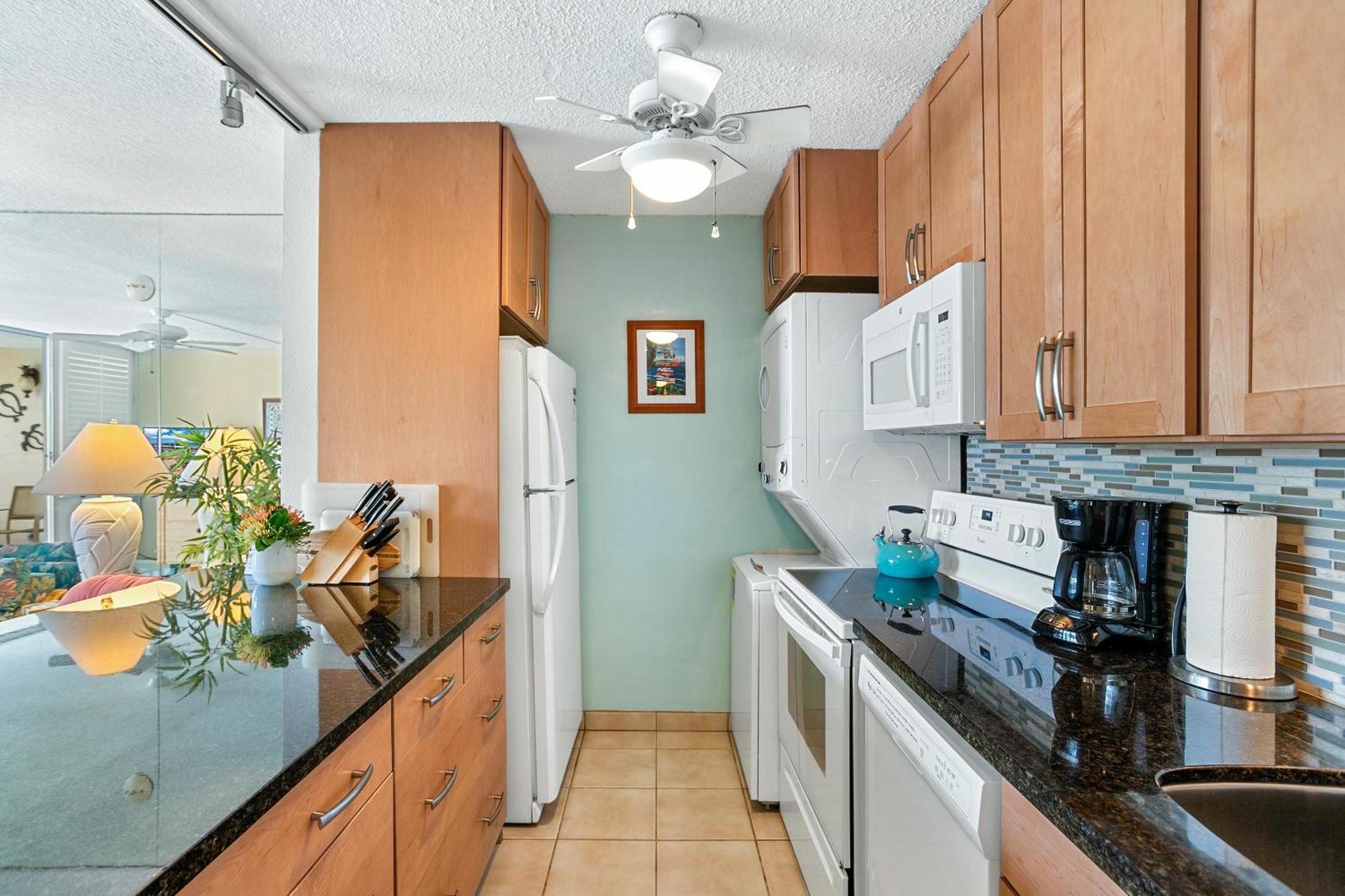 Kamaole Beach Royale 409 - Commanding Ocean Views view 3