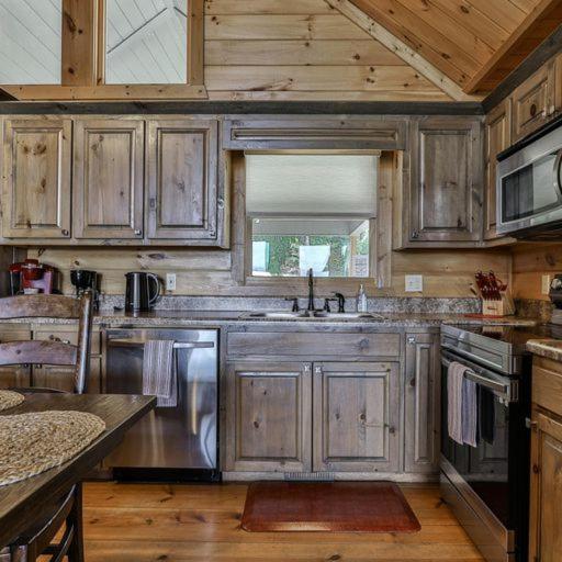Spacious but cozy, secluded but close to everything