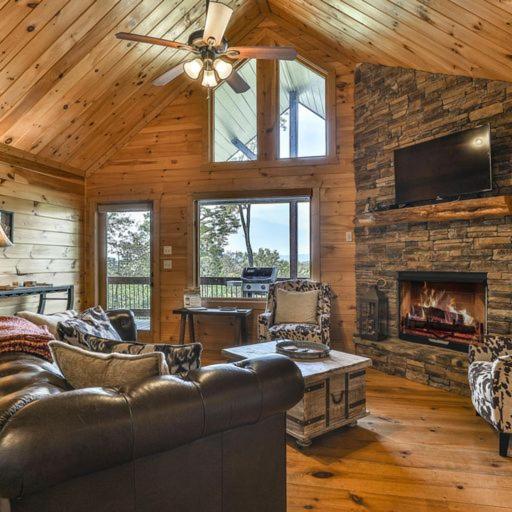 Spacious but cozy, secluded but close to everything