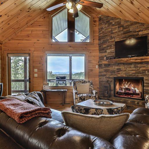 Spacious but cozy, secluded but close to everything