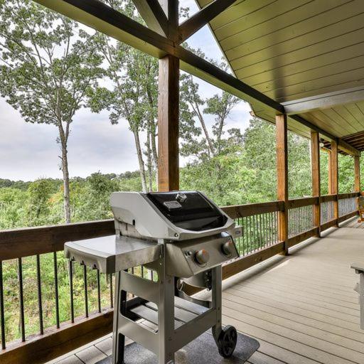 Spacious but cozy, secluded but close to everything