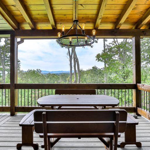 Spacious but cozy, secluded but close to everything