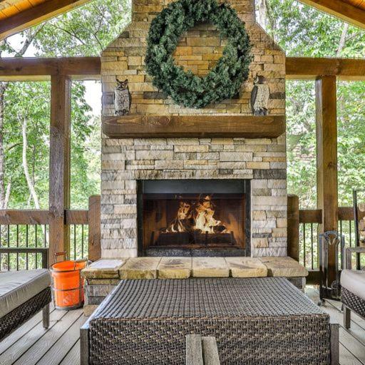 Spacious but cozy, secluded but close to everything