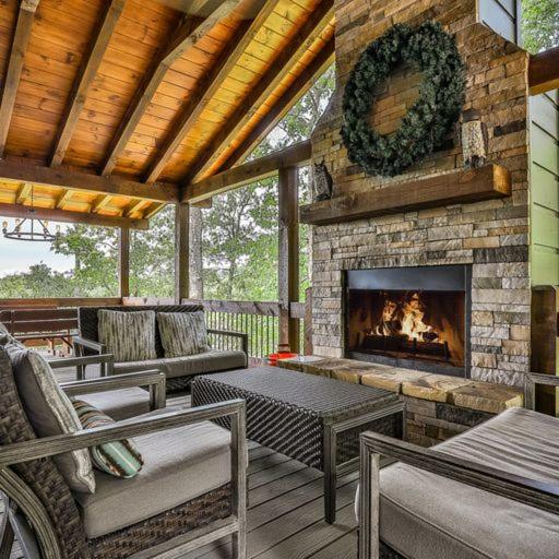 Spacious but cozy, secluded but close to everything