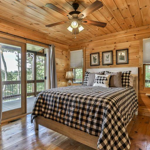 Spacious but cozy, secluded but close to everything