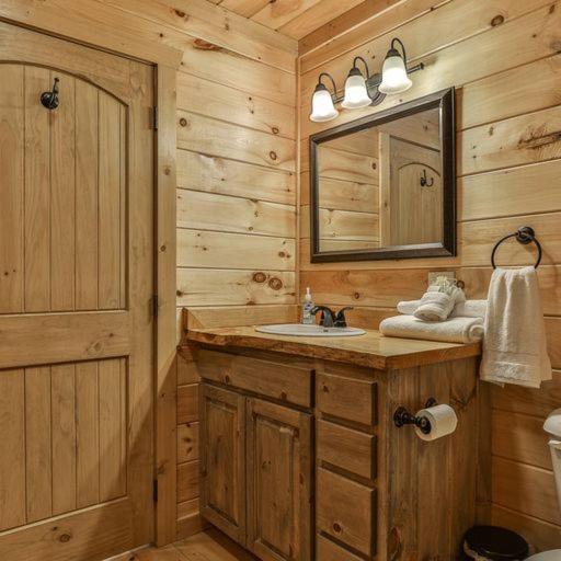 Spacious but cozy, secluded but close to everything