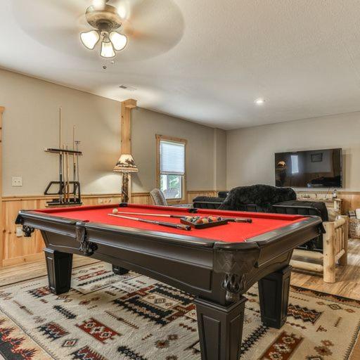 Spacious but cozy, secluded but close to everything