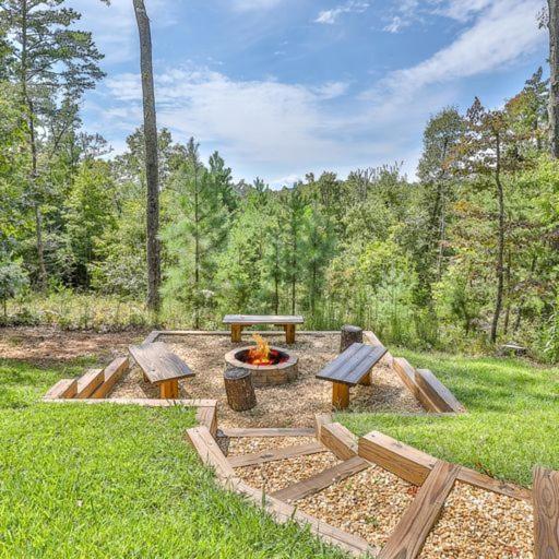 Spacious but cozy, secluded but close to everything