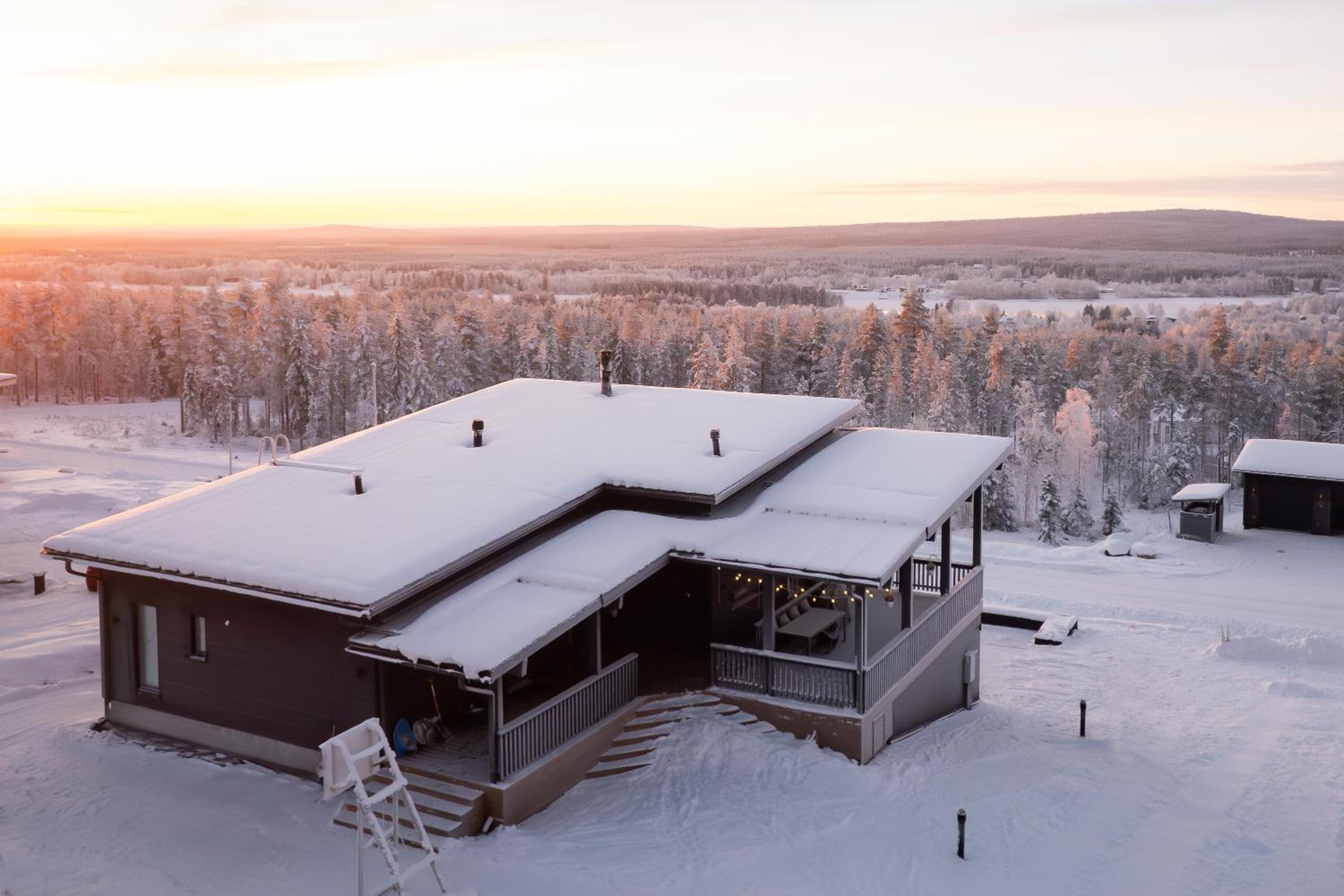 Arctic Juniper City Villa