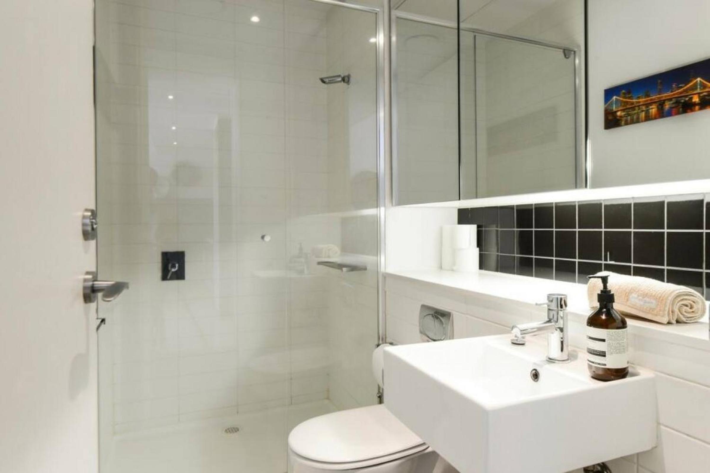 UPTOWN City Views in the Heart of South Yarra