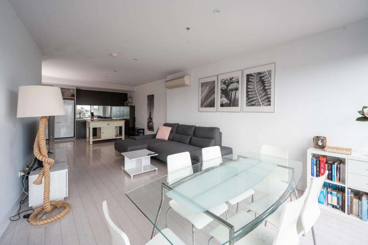 UPTOWN City Views in the Heart of South Yarra