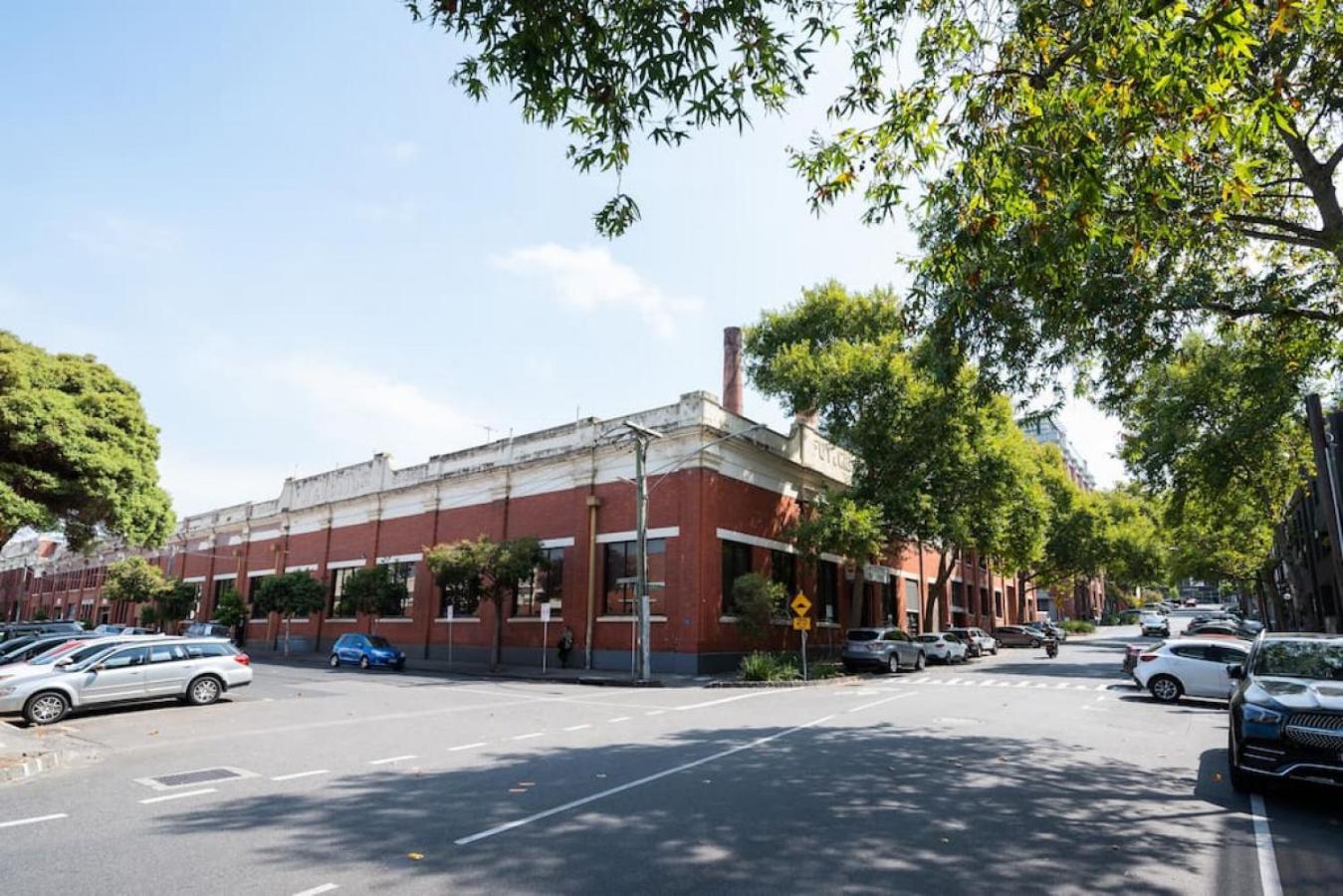 Sienna Lux Designer Space 150m to Smith St