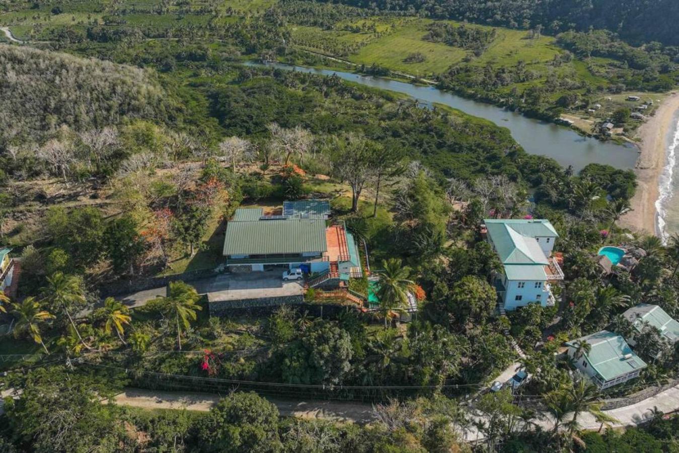 Amazing mountain top villa view 4