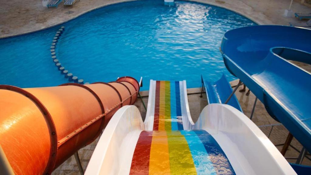 Sharks Bay Oasis Hotel