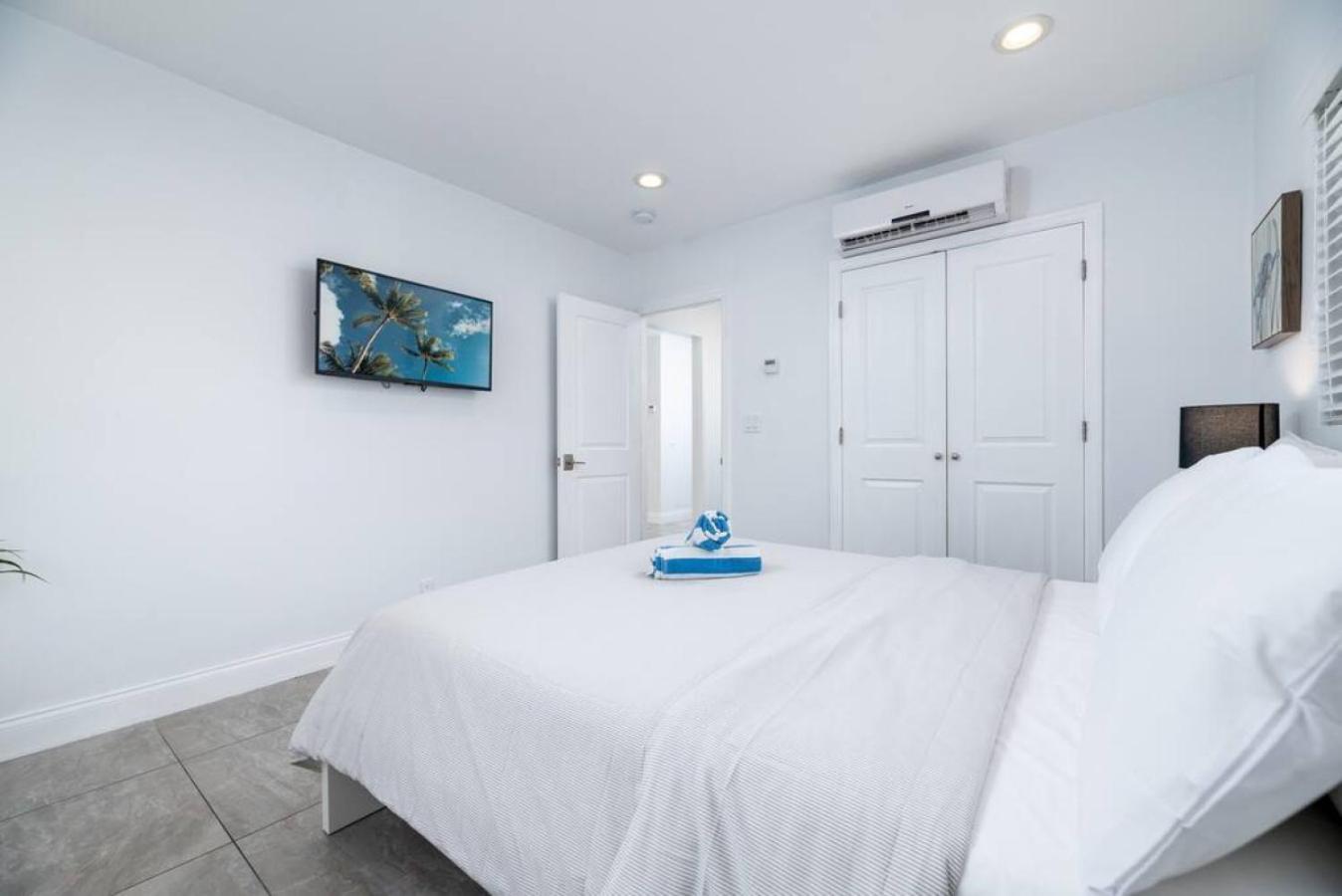 Bayshore Breeze Free Parking 9 view 5