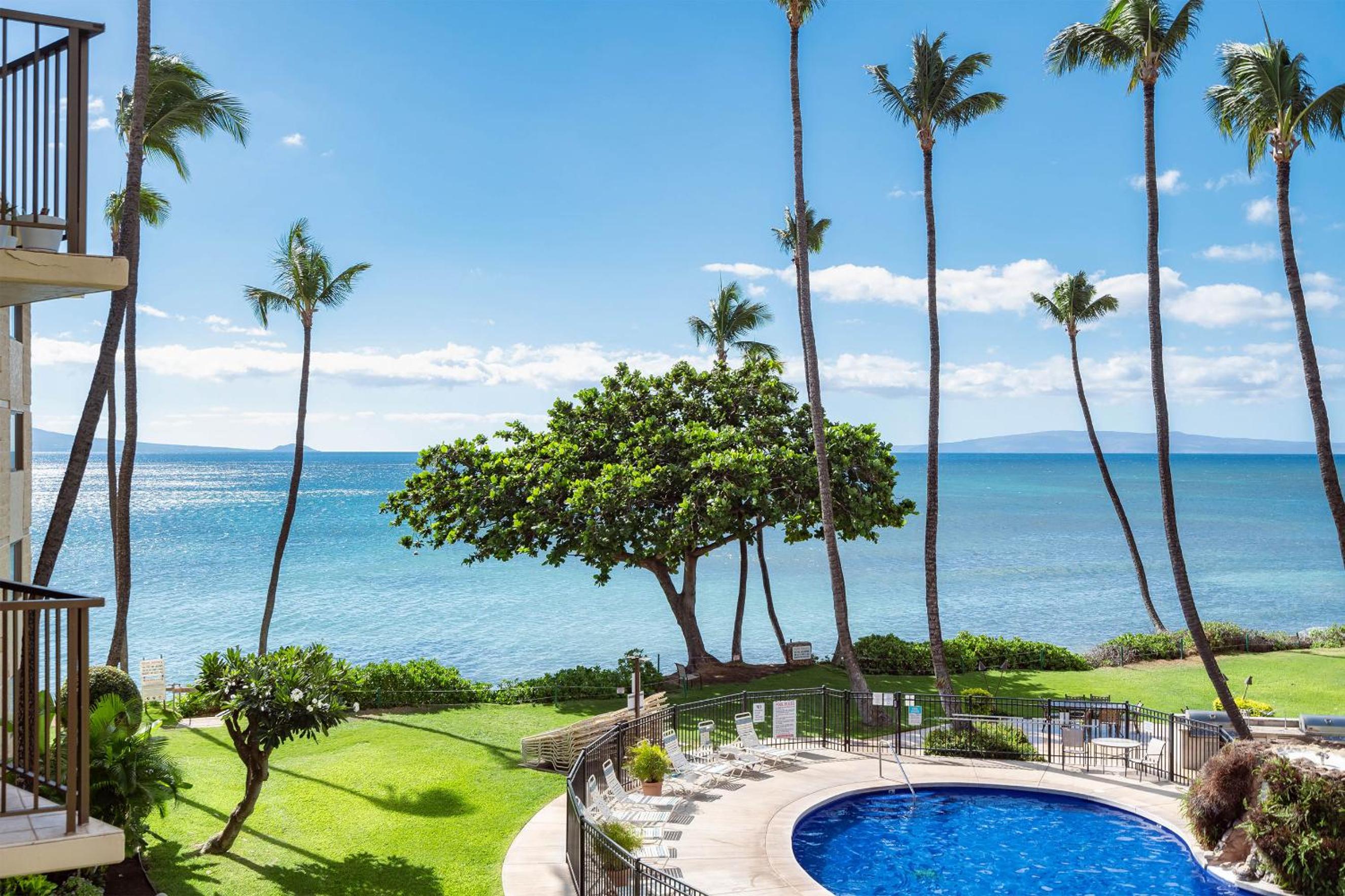 Kanai a Nalu 314 - Newly Renovated, Oceanfront, AC view 4
