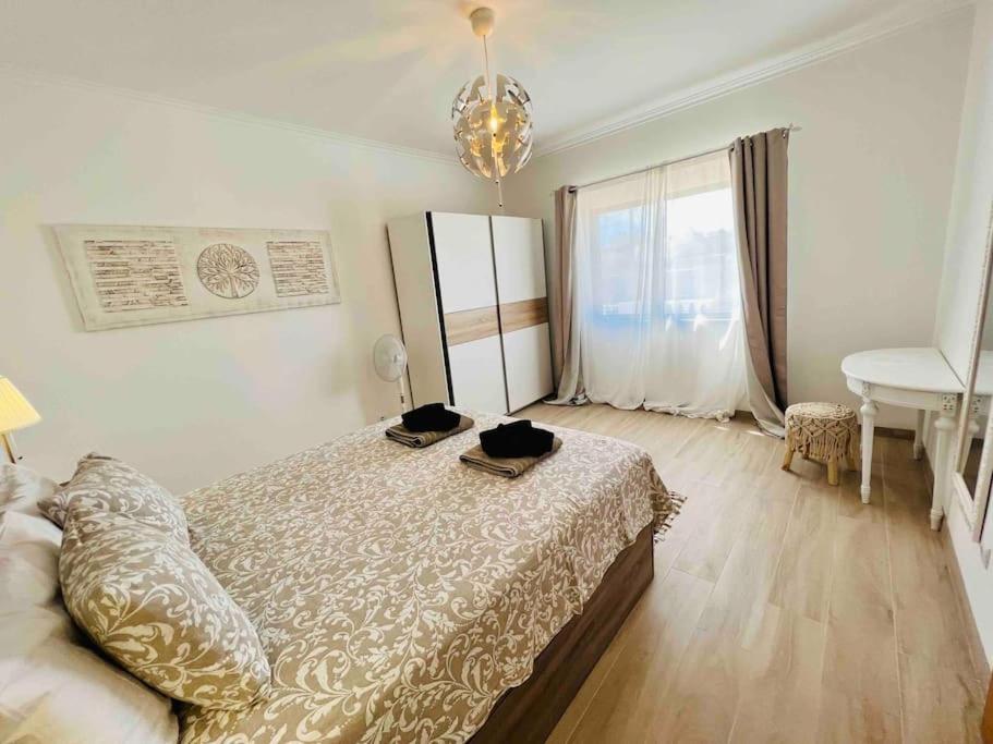 Charming 5 bed Private Villa - Quarteira view 5