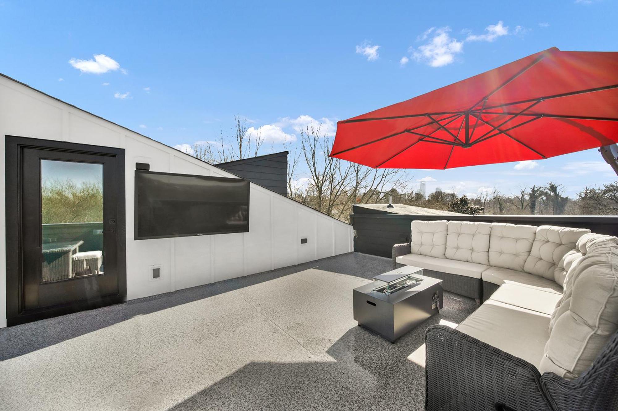 406 Katonah Amazing Location Rooftop patio views and a gym view 2