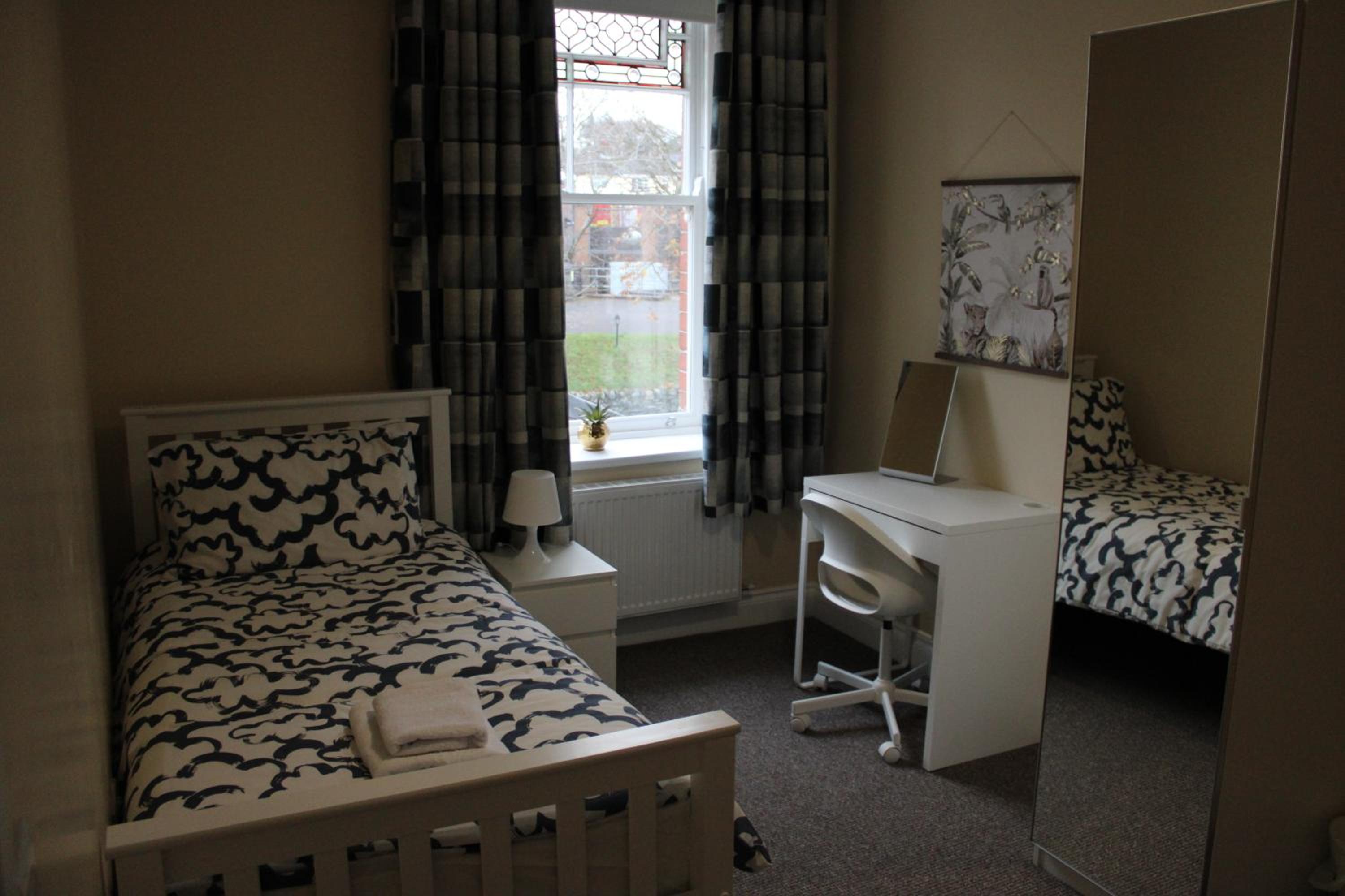 Station Rooms