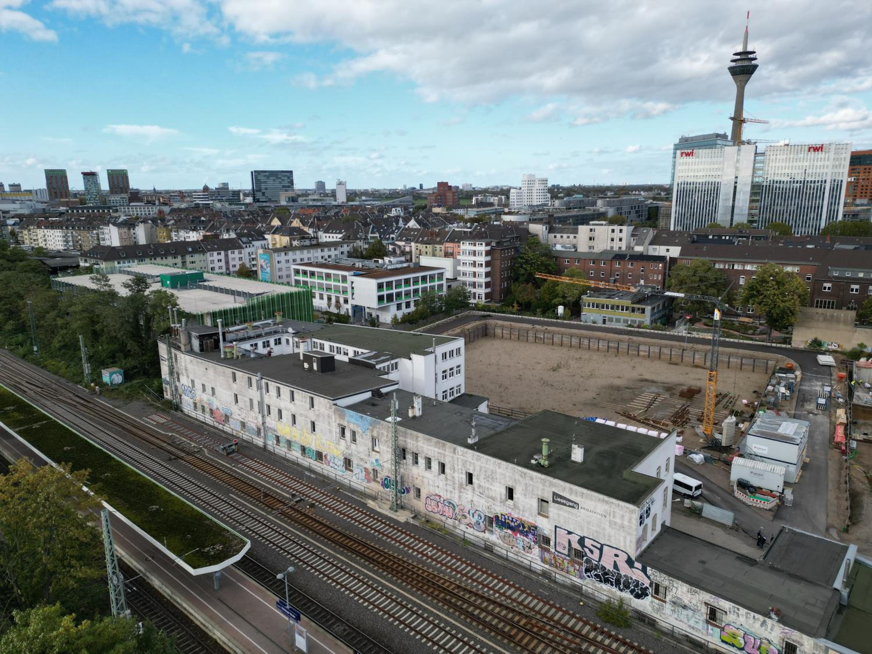 4* Boutique Zimmer am Düsseldorf Hafen + ÖPNV & TG