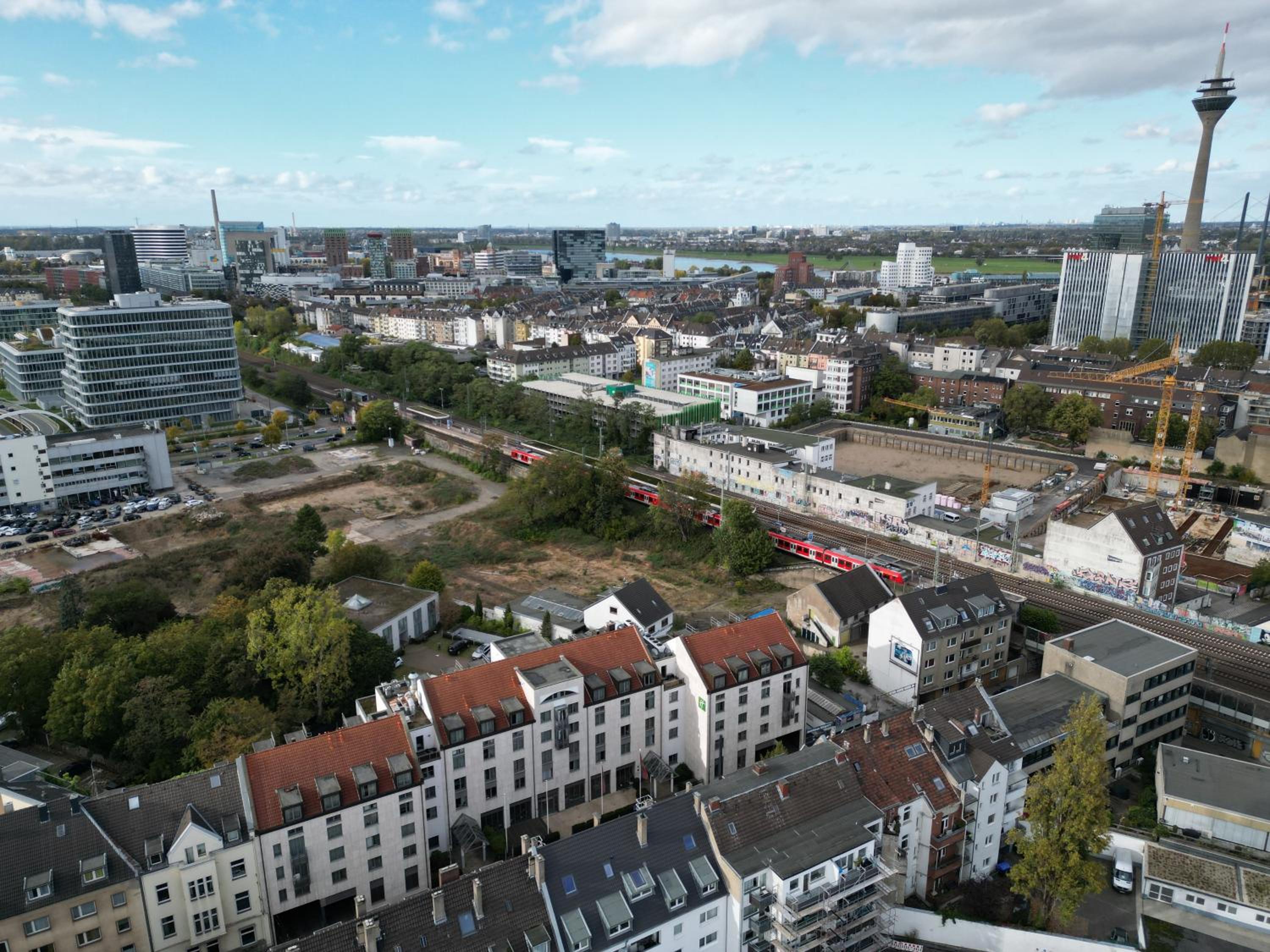 4* Boutique Zimmer am Düsseldorf Hafen + ÖPNV & TG